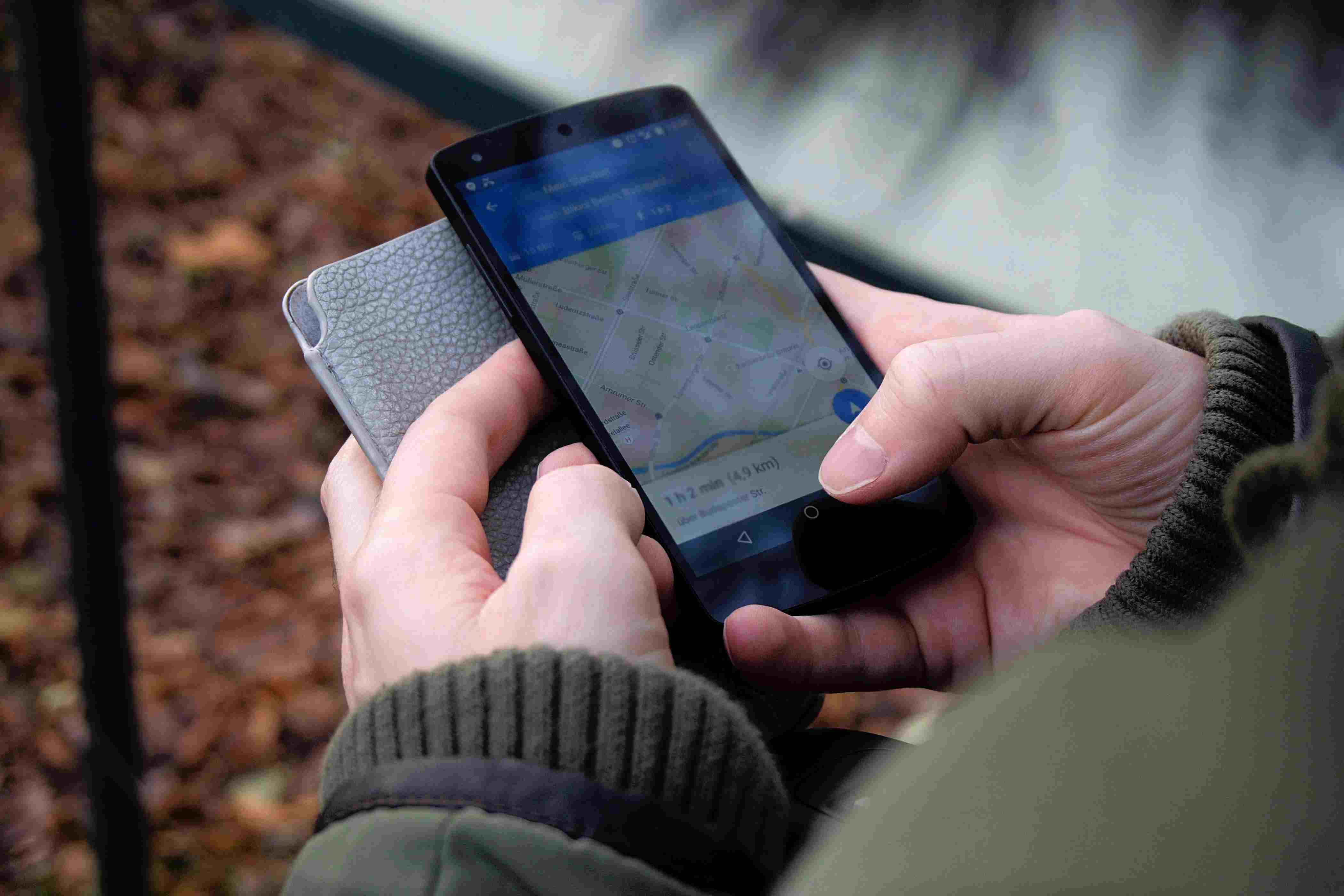 Using phone for local search results on map